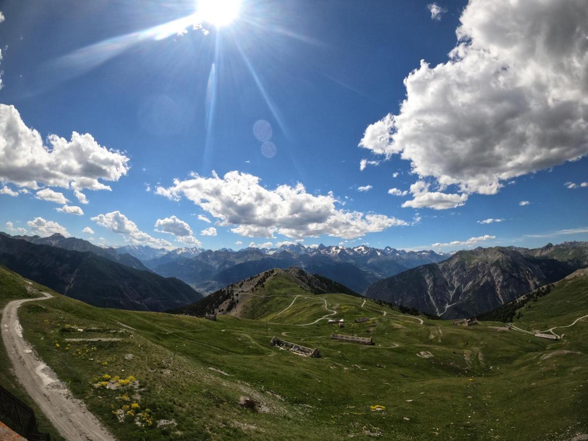 L'Etesy, rénové en 2021, pied des pistes et spa Montgenèvre Exterior foto